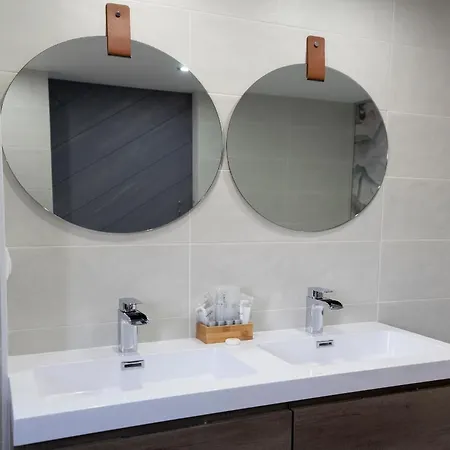 Elysium Homes Apartament